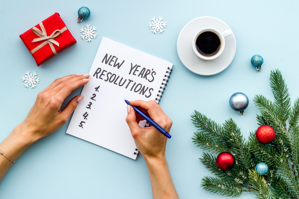 Image of a notepad with a empty list of new years resolutions
