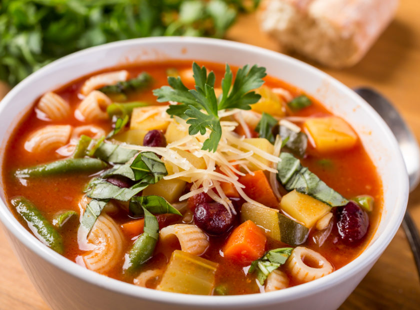 Delicious Slow Cooker Minestrone Soup - Slow Cooker Minestrone Recipe