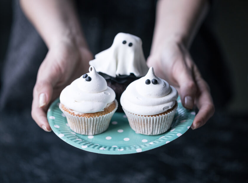 Halloween Ghost Cupcakes - Halloween Cupcake Recipe