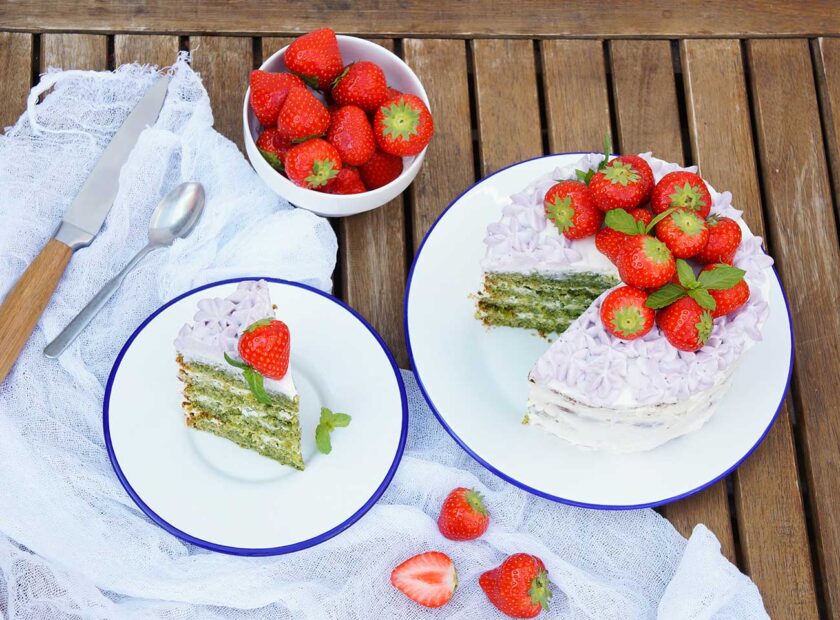Spinach & Strawberries and Cream Cake - Cake Recipe