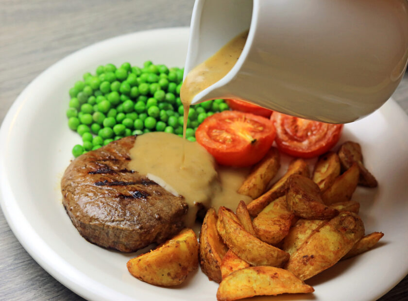 Looking for dishes to go with your peppercorn sauce recipe? Here’s 5 dishes to try - peppercorn sauce 
